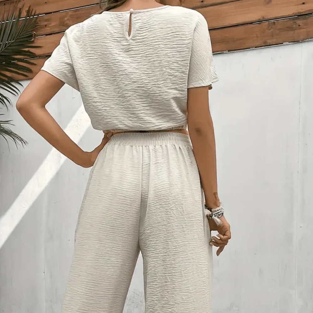 Solid Color Summer & Spring Casual. Two-piece Set Sleeve Crop Top & Tie Front. - Picture 4 of 10